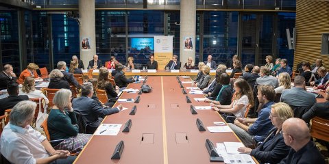 20 Jahre ZFD: Diskussion im Bundestag