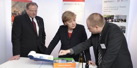 Bundeskanzlerin Merkel informiert sich über ZFD